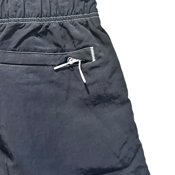 Nike Women's Swoosh Woven Easy Shorts Black Size XS DM6752-010 - Picture 6 of 9